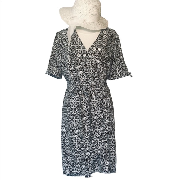 Banana Republic Wrap Dress with Tie Sleeve Size 14 NWT - Picture 2 of 13